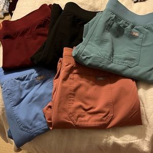 5 pairs Figs scrub pants- Livingston Basic, size M.